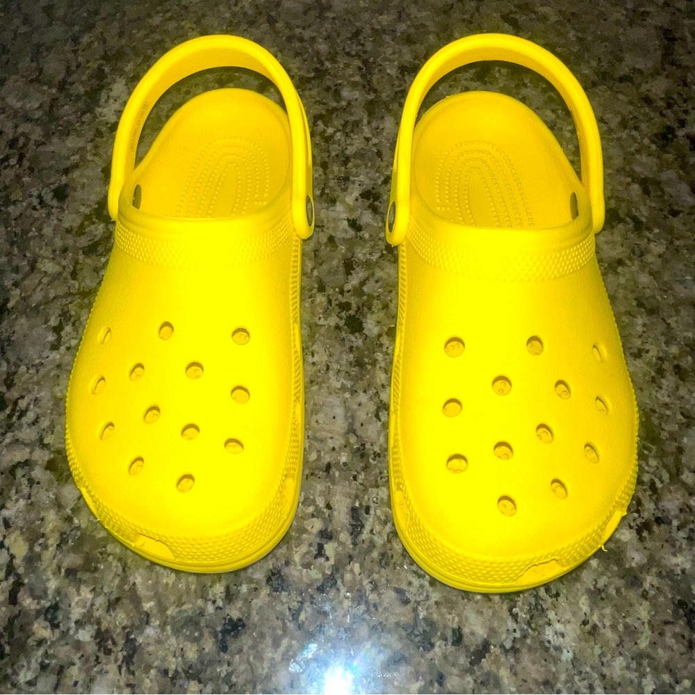 Croc Classic Clog Men's Size 7 Women's Size 9 Yellow Unisex Slip On Sandals